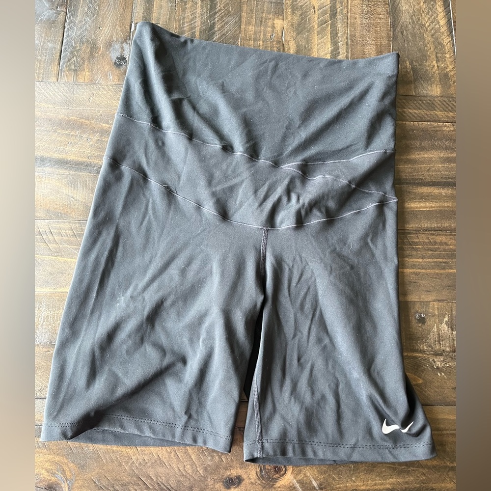 Nike Maternity Shorts (Over-belly, large)